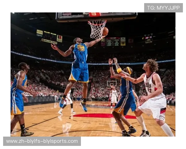 那不勒斯欧冠攻防解析:雄鹰展翅的战术布局与关键人物分析 那不勒斯欧冠攻防解析:雄鹰展翅的战术布局与关键人物分析